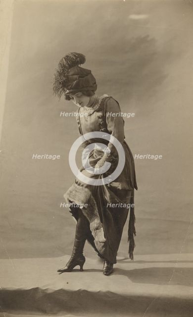 Betty Daussemond, 1890-1910. Creator: Paul Nadar.