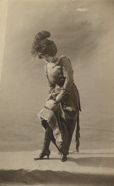 Betty Daussemond, 1890-1910. Creator: Paul Nadar