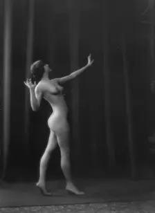 Beyer, Hilda, Miss, 1915 May 16. Creator: Arnold Genthe