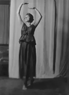 Beyer, Hilda, Miss, 1915 Dec. 8. Creator: Arnold Genthe