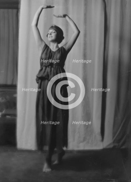 Beyer, Hilda, Miss, 1915 Dec. 8. Creator: Arnold Genthe.