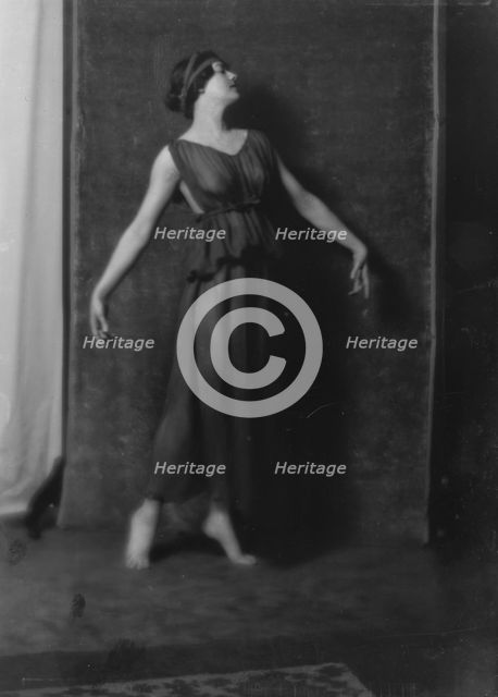 Beyer, Hilda, Miss, 1916 Feb. 1. Creator: Arnold Genthe.