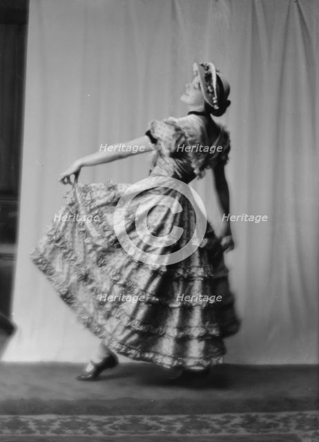 Beyer, Hilda, Miss, 1916 Feb. 1. Creator: Arnold Genthe.