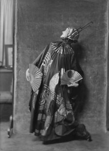 Beyer, Hilda, Miss, 1916 Feb. 29. Creator: Arnold Genthe