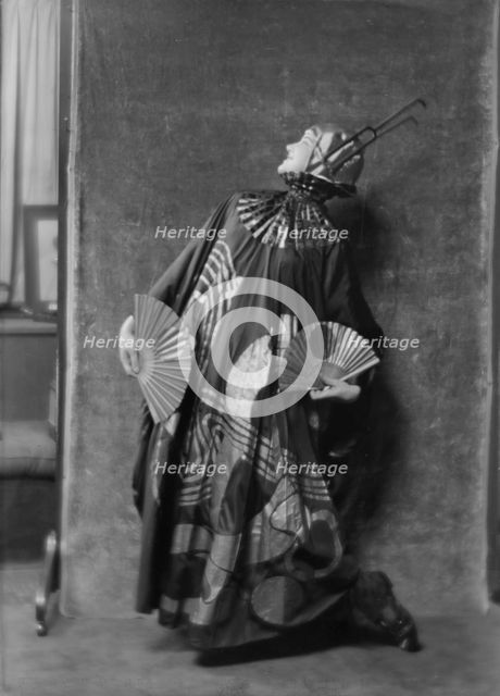 Beyer, Hilda, Miss, 1916 Feb. 29. Creator: Arnold Genthe.