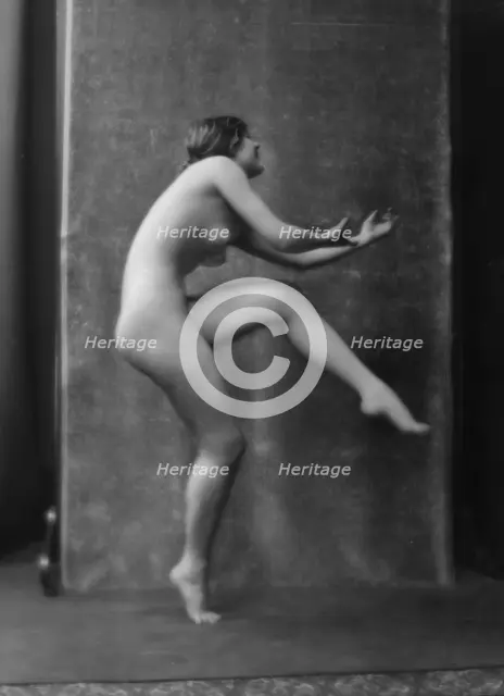 Beyer, Hilda, Miss, 1913 June 27. Creator: Arnold Genthe.
