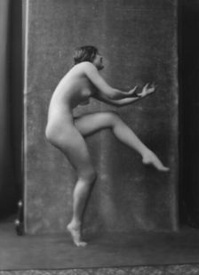 Beyer, Hilda, Miss, 1913 June 27. Creator: Arnold Genthe