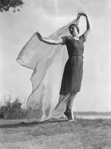 Beyer, Hilda, Miss, not before 1916 Feb. 29. Creator: Arnold Genthe