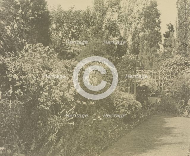 "Beacon Hill House," Arthur Curtiss James house, Beacon Hill Road, Newport, Rhode Island., 1917. Creator: Frances Benjamin Johnston.