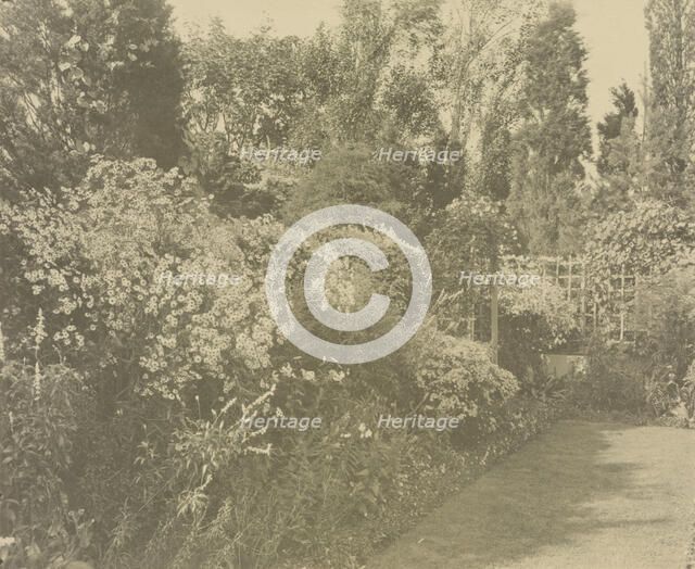 "Beacon Hill House," Arthur Curtiss James house, Beacon Hill Road, Newport, Rhode Island., 1917. Creator: Frances Benjamin Johnston.