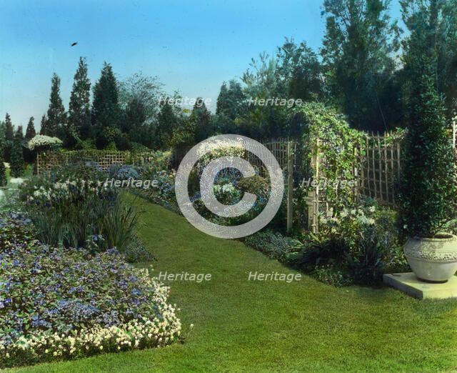 "Beacon Hill House," Arthur Curtiss James house, Beacon Hill Road, Newport, Rhode Island, 1917. Creator: Frances Benjamin Johnston.
