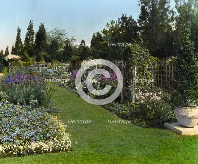 "Beacon Hill House," Arthur Curtiss James house, Beacon Hill Road, Newport, Rhode Island, 1917. Creator: Frances Benjamin Johnston.