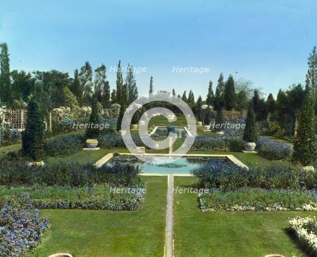 "Beacon Hill House," Arthur Curtiss James house, Beacon Hill Road, Newport, Rhode Island, 1917. Creator: Frances Benjamin Johnston.