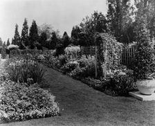 "Beacon Hill House," Arthur Curtiss James house, Newport, Rhode Island, 1917. Creator: Frances Benjamin Johnston