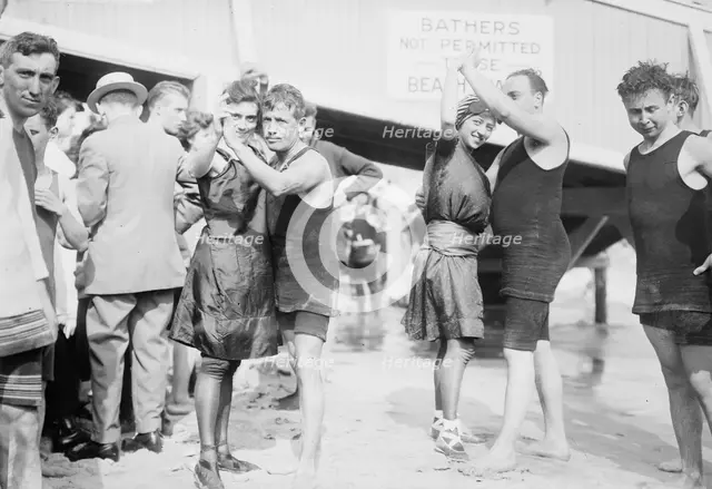 Beach Tango, Brighton, between c1910 and c1915. Creator: Bain News Service.