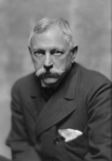 Beale, Truxton, Mr., portrait photograph, 1914 Sept. 22. Creator: Arnold Genthe