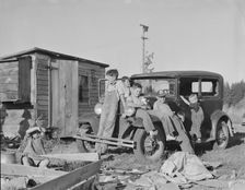 Bean pickers children came from Kansas, Nebraska..., near West Stayton, Marion County, Oregon, 1939 Creator: Dorothea Lange
