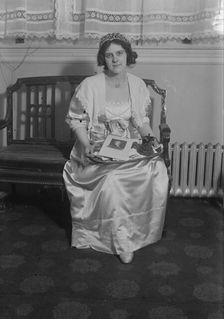 Beatrice Harrison, between c1915 and c1920. Creator: Bain News Service