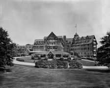 Beautiful Edgewood Inn, Greenwich, Conn., between 1905 and 1915. Creator: Unknown