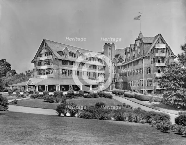 Beautiful Edgewood Inn, Greenwich, Conn., between 1905 and 1915. Creator: Unknown.