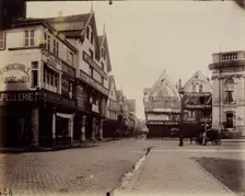 Beauvais-Cour. Place Hotel de Ville, between late 19th and early 20th century. Creator: Eugene Atget