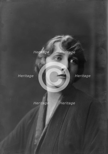 Beckwith, Geraldine, Miss, portrait photograph, 1917 July 9. Creator: Arnold Genthe.
