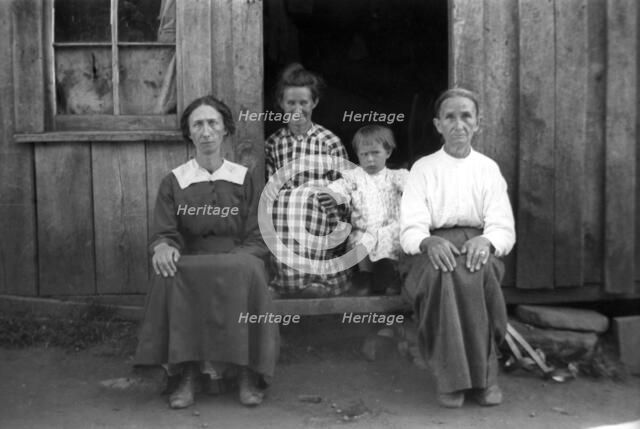 Becky Mitchell, Burnsville, Yancey County, North Carolina, USA, 1916-1918. Artist: Cecil Sharp