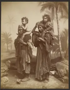 Bedouines portant leurs enfants, 1867-1870. Creator: Felix Bonfils