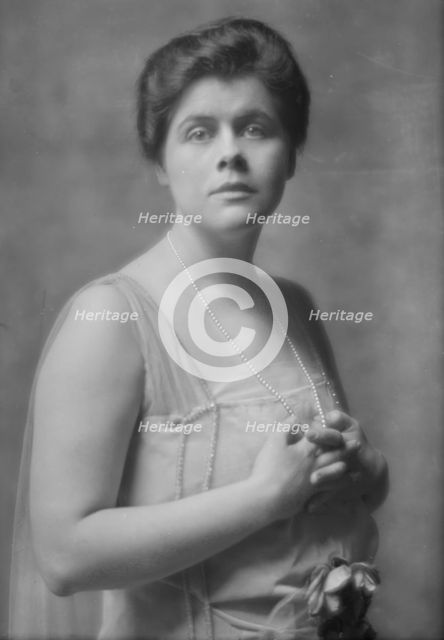 Beecher, Janet, Miss, portrait photograph, 1915 Mar. 1. Creator: Arnold Genthe.