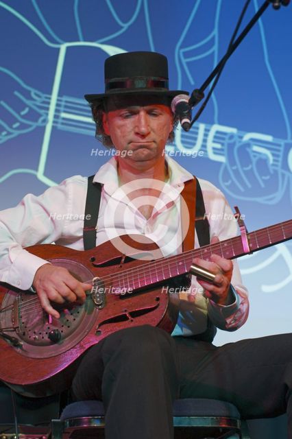 Ben Tyzack, Crawley Blues Festival, Hawth, Crawley, Oct 2015. Artist: Brian O'Connor.