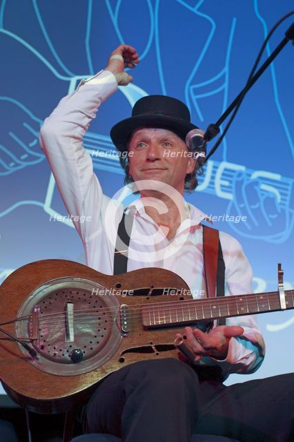 Ben Tyzack, Crawley Blues Festival, Hawth, Crawley, Oct 2015. Artist: Brian O'Connor.