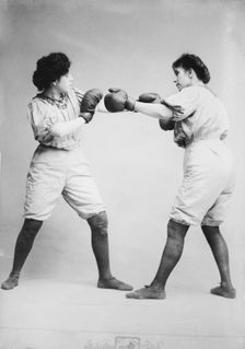 Bennett sisters [boxing], between c1910 and c1915. Creator: Bain News Service
