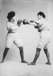 Bennett sisters [boxing], between c1910 and c1915. Creator: Bain News Service