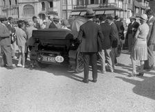 Bentley 4-seater of SK Thornley, Boulogne Motor Week, France, 1928. Artist: Bill Brunell
