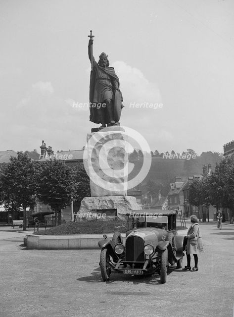 Bentley EXP3  in front of the statue of King Alfred, High Street, Winchester, Hampshire, c1920s. Artist: Bill Brunell.