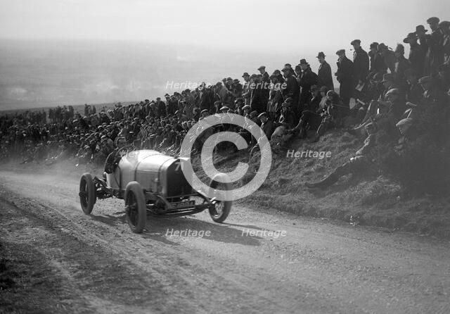 Bentley of Frank Clement competing in the Essex Motor Club Kop Hillclimb, Buckinghamshire, 1922. Artist: Bill Brunell.