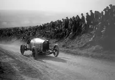 Bentley of Frank Clement competing in the Essex Motor Club Kop Hillclimb, Buckinghamshire, 1922. Artist: Bill Brunell