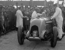 Bentley single-seater of Tim Birkin, winner of a race at a BARC meeting, Brooklands, 1930. Artist: Bill Brunell