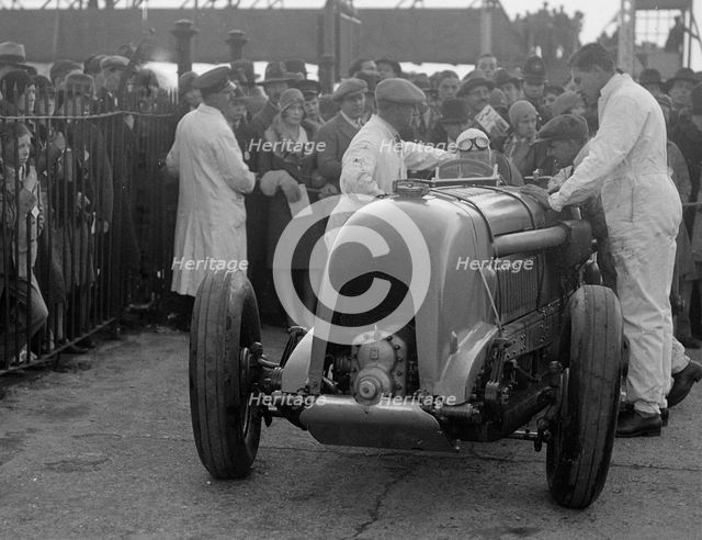Bentley single-seater of Tim Birkin, winner of a race at a BARC meeting, Brooklands, 1930. Artist: Bill Brunell.