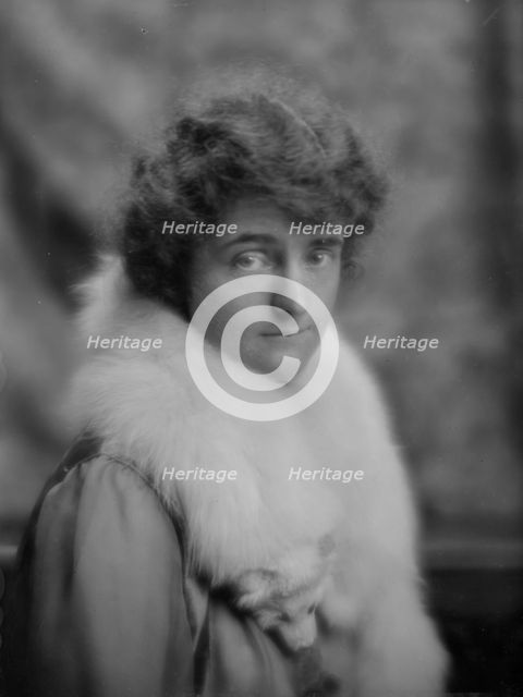 Benziger, Miss, portrait photograph, 1915. Creator: Arnold Genthe.