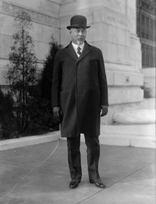 Bernard Shoninger of Paris, 1917. Creator: Harris & Ewing