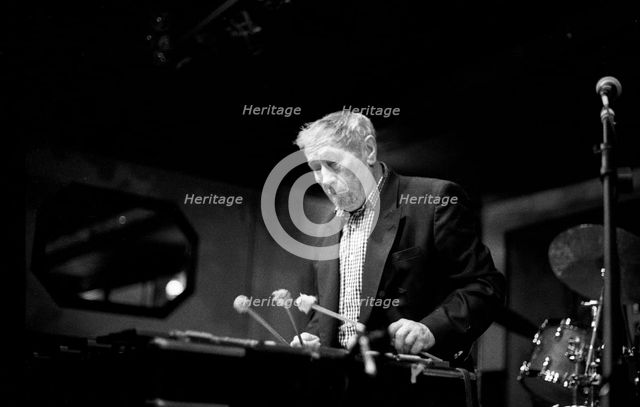 Bill Le Sage, Watermill Jazz Club, Dorking, Surrey, April 2000. Artist: Brian O'Connor.