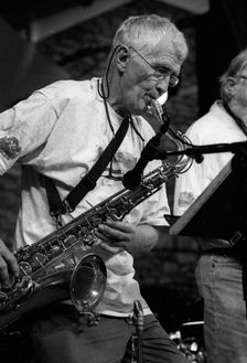 Bill Perkins, Brecon Jazz Festival, Brecon, Powys, Wales, August 2000. Artist: Brian O'Connor