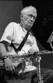 Bill Perkins, Brecon Jazz Festival, Brecon, Powys, Wales, August 2000. Artist: Brian O'Connor