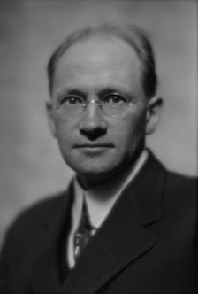 Bjo¨rkman, Edwin, Mr., portrait photograph, 1914 Apr. 4. Creator: Arnold Genthe