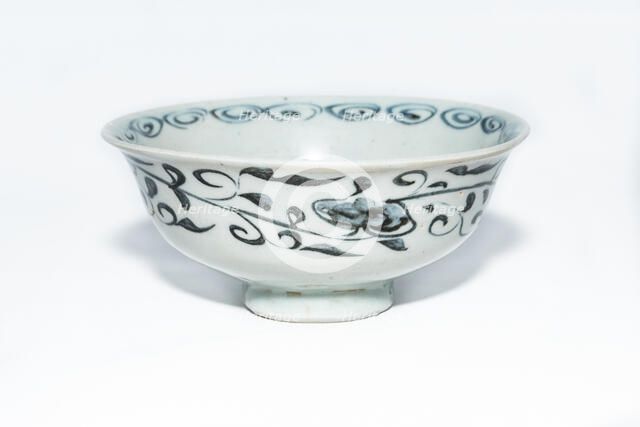 Blue and white bowl, 13th century. Artist: Unknown.