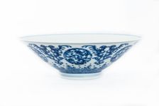 Blue and white bowl with kui dragon medallions, 1723-1735