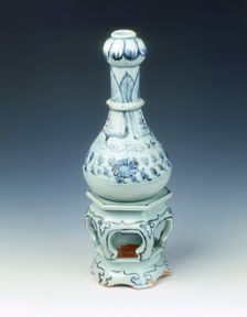Blue and white garlic-headed vase on a hexagonal stand, Yuan dynasty, China, mid 14th century. Creator: Unknown