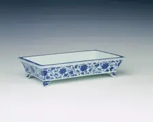 Blue and white narcissus bowl with lotus scrolls, China, 1736-1795. Creator: Unknown