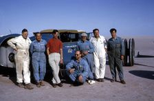 Bluebird CN7 support crew, Ken Norris (3rd from left), Leo Villa (3rd from right), Lake Eyre 1964. Creator: Unknown